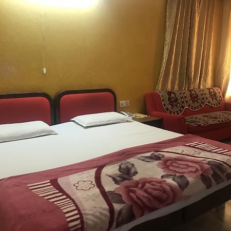 Hotel Sukant Palace Дели Экстерьер фото